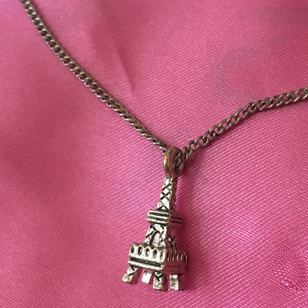 tiny eiffel tower necklace🌹 - Picture 2 of 2